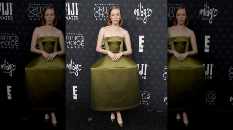 Hannah Einbinder attended the 30th Critics Choice Awards in Santa Monica, CA (2025)