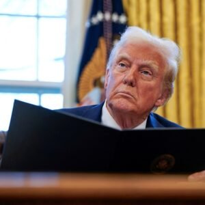 US federal workers ordered to remove pronouns from email signatures