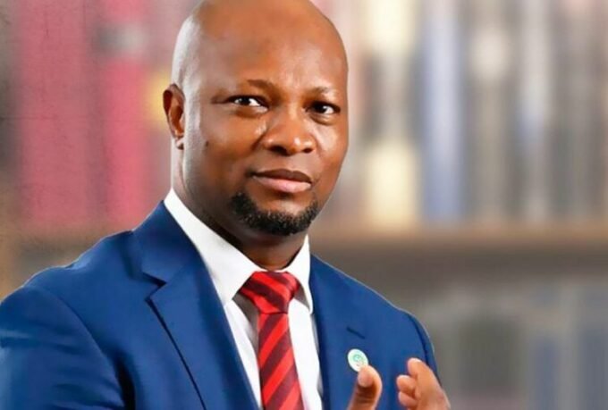 Jandor defects to APC