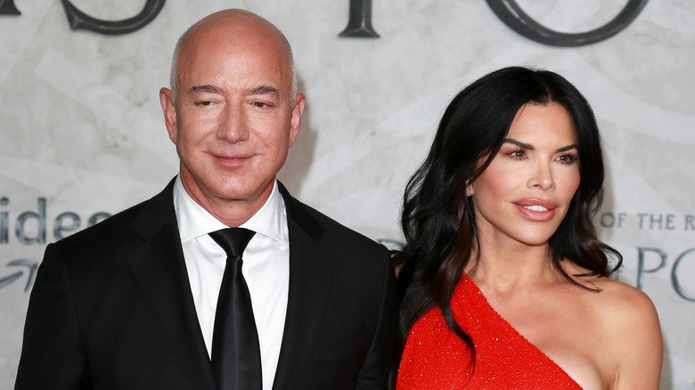 The Sign Lauren Sanchez's Romance With Jeff Bezos Isn't As Spicy As They Let On