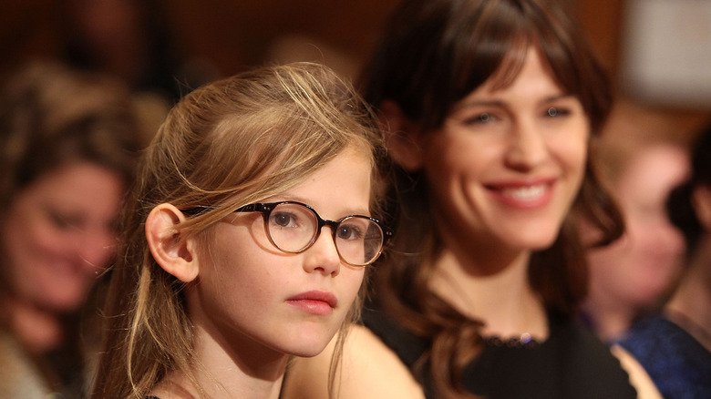 Violet Affleck sits next to Jennifer Garner as they listen during Senate hearing in 2015