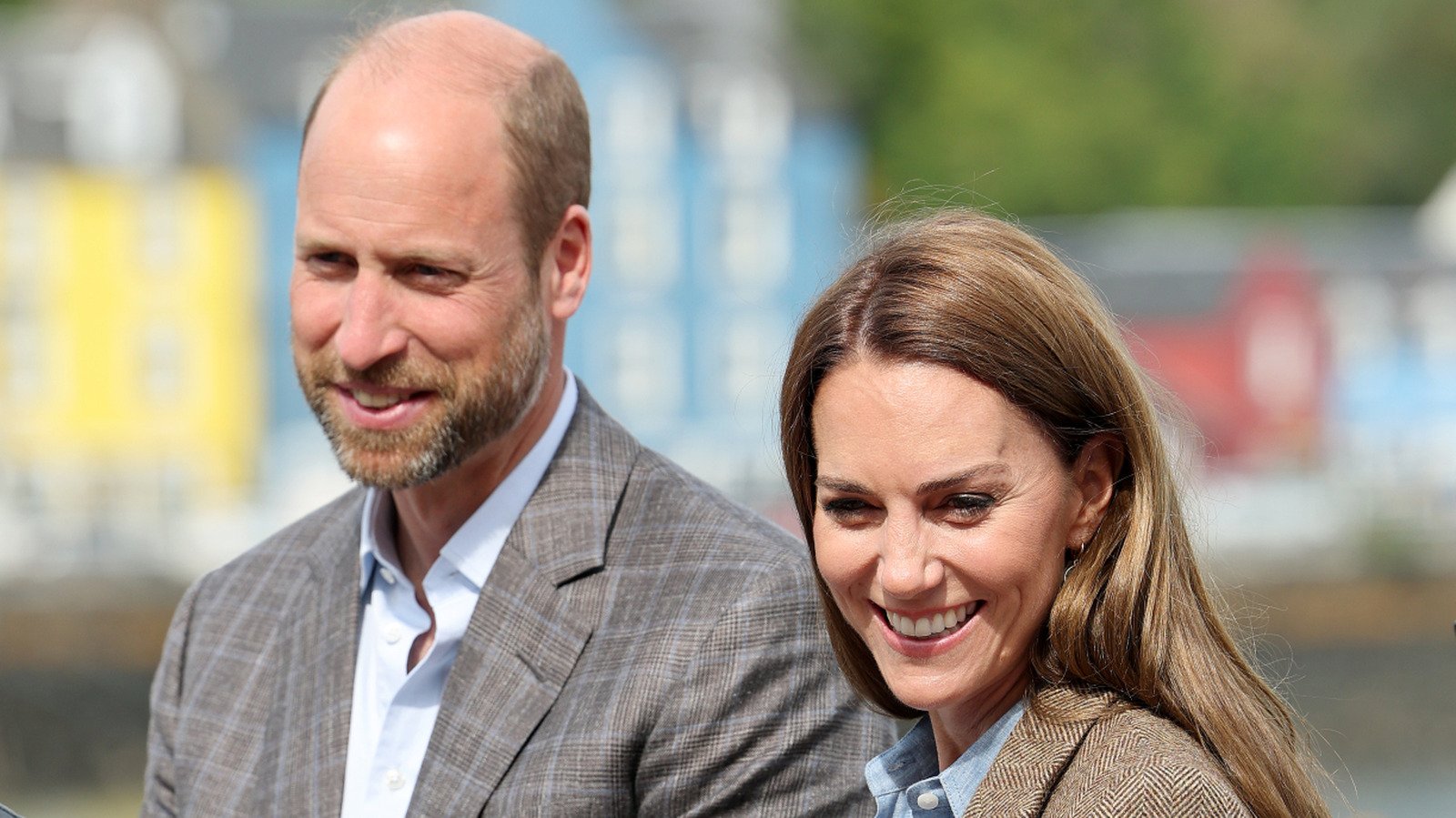 kate middleton suffers un queenly faux pas on anniversary outing with prince william 1