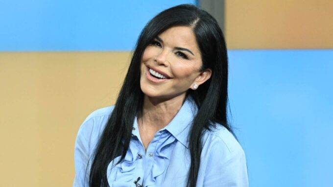 Lauren Sanchez Gives Rare Glimpse Of Her Natural Face In Near Makeup-Free Pic