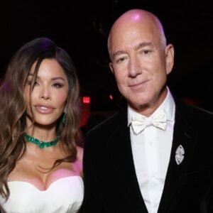 Lauren Sanchez Puts Her Muscular Legs On Full Display (Look Away, Mark Zuckerberg!)