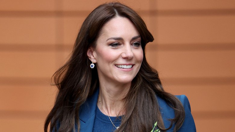 Meghan Markle Breaks Royal Beauty Norms While Kate Middleton Keeps Tradition Alive 1 Meghan Markle Just Did The One Thing You'll Never Catch Kate Middleton Doing