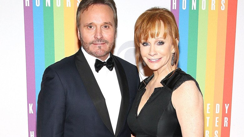 When Love Turns to Business: The Untold Story Behind Reba McEntire and Narvel Blackstock's Divorce 1 The Glaring Red Flag Reba McEntire And Narvel Blackstock's Marriage Would Never Last