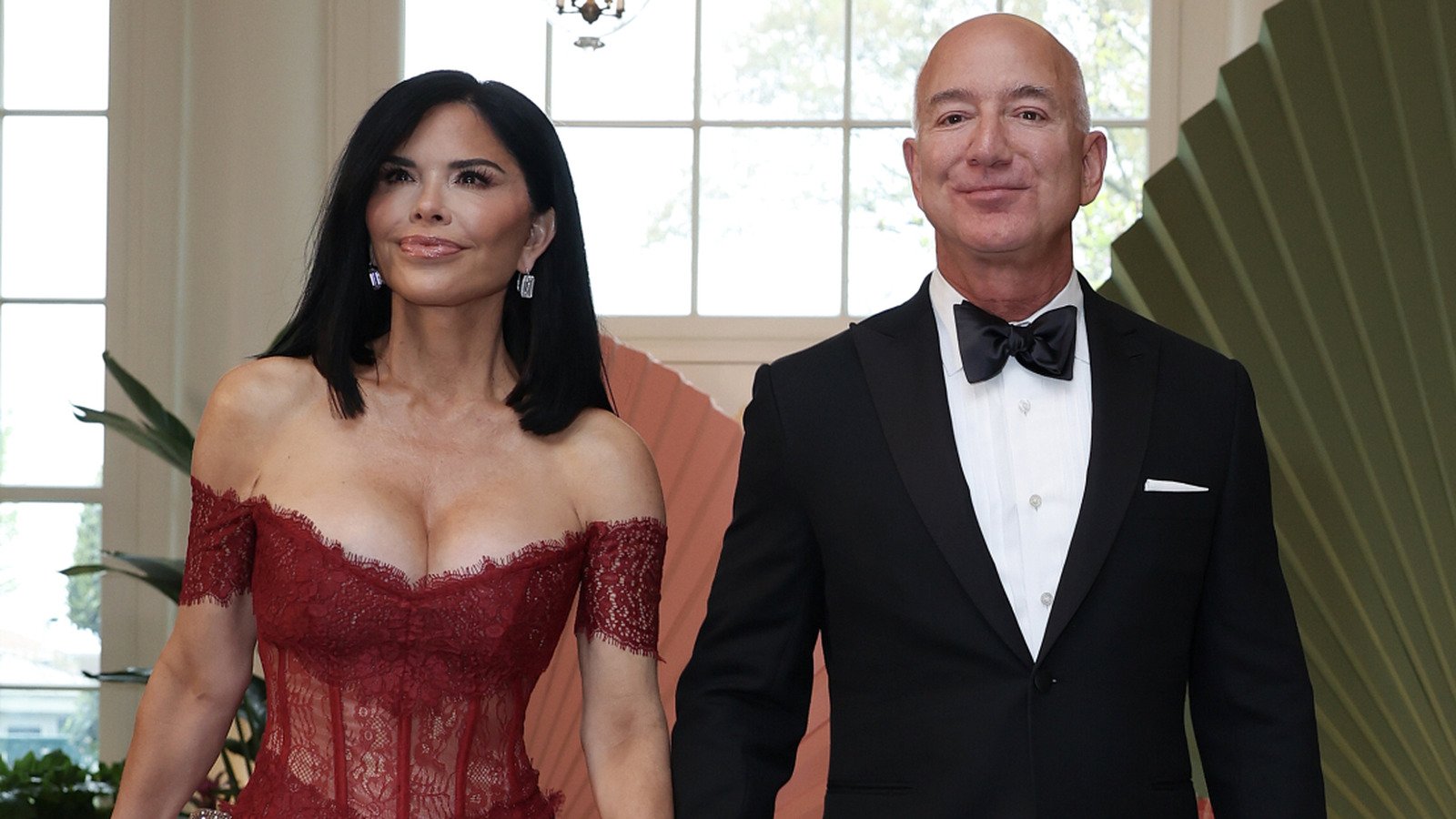 The Scandalous Rumor About Lauren Sanchez & Bill Clinton That Won't Go Away 3 the scandalous rumor about lauren sanchez bill clinton that wont go away 1