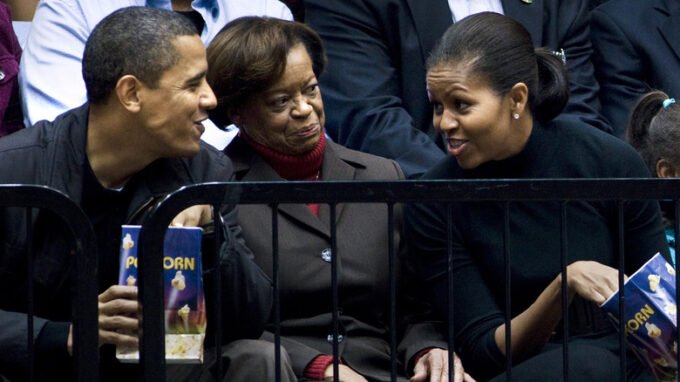 Weird Things About Michelle Obama And Her Brother Craig Robinson's Relationship
