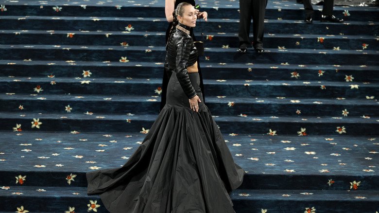 Hair Disaster Magnet Miley Cyrus Finally Listens To Our Advice At 2025 Met Gala