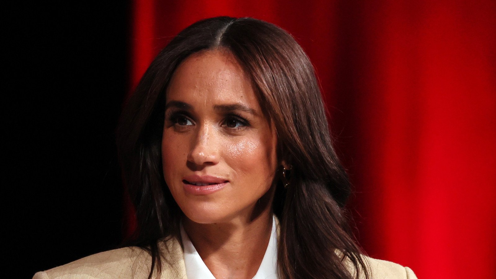 meghan markles classless behavior gets brutally called out kate would never 2