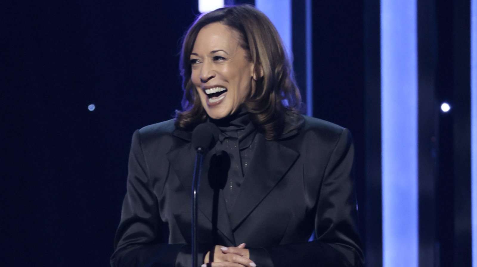 throwback kamala harris pic confirms shes always loved a pantsuit 1