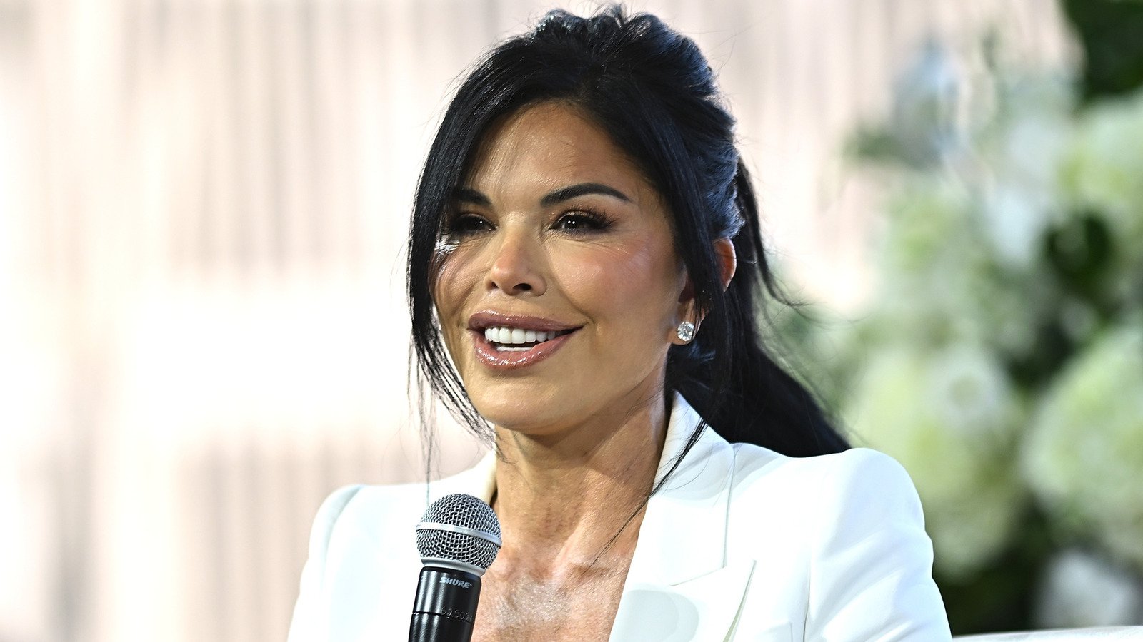 Lauren Sánchez Bezos' Botched Lip Work Overshadows Her Post-Wedding Tune-Up 4 lauren sanchez bezos botched lip work overshadows her post wedding tune up 3