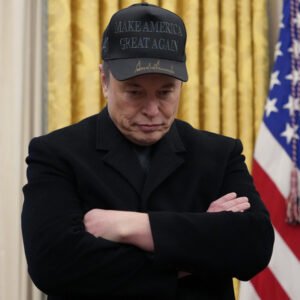 Elon Musk's Texas Neighbors Want Nothing To Do With Him (& We Saw The Feud Coming)