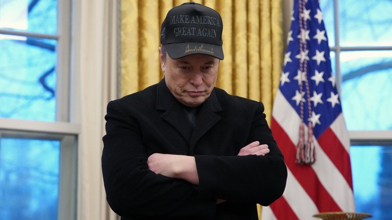 Elon Musk's Texas Neighbors Want Nothing To Do With Him (& We Saw The Feud Coming)