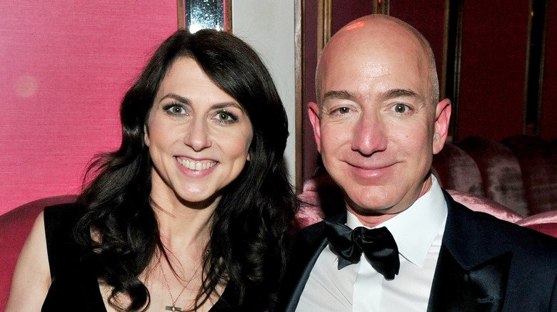 Jeff Bezos’ Public Image Takes a Hit Amid Ex-Wife MacKenzie’s Rising Praise 1 Jeff Bezos' Reputation Is In Shambles Due To His Beloved Ex MacKenzie Scott