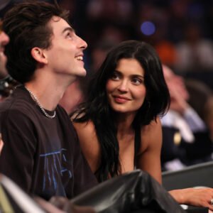 Signs Kylie Jenner & Timothée Chalamet's Relationship Is On The Rocks
