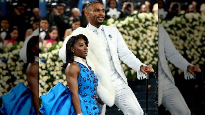 Simone Biles' Pre-Game PDA With Jonathan Owens Accidentally Made The Troubled Marriage Rumors Worse