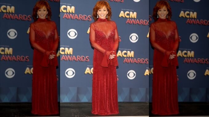 The Inappropriate Red Outfit Reba McEntire Will Never Live Down