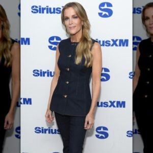 Megyn Kelly: The Turns, The Falls, and the Comebacks 5 What Megyn Kelly's Career Has Looked Like Since Ditching Fox News