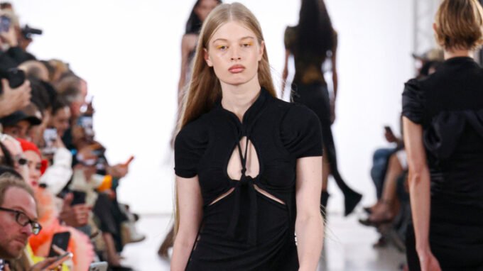 How Elon Musk's Daughter Vivian Jenna Wilson Actually Supports Herself — Not the Way You Think 19 How Elon Musk's Estranged Daughter Vivian Wilson Really Makes All Her Money