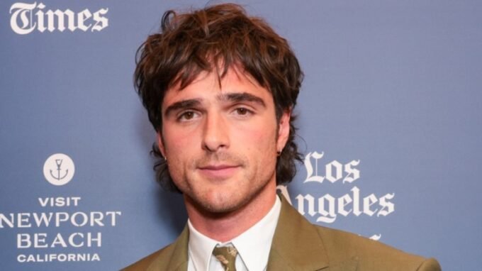 Netflix's Frankenstein monster is surprisingly beautiful. 13 Netflix's Frankenstein Monster Is Gorgeous In Real Life