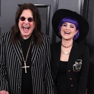 Jarring Photo Of Kelly Osbourne Proves She's Fallen Victim To 'Ozempic Hands'