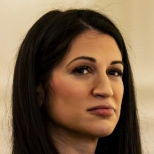 Katie Miller's Makeup Is Always A Muddy Disaster