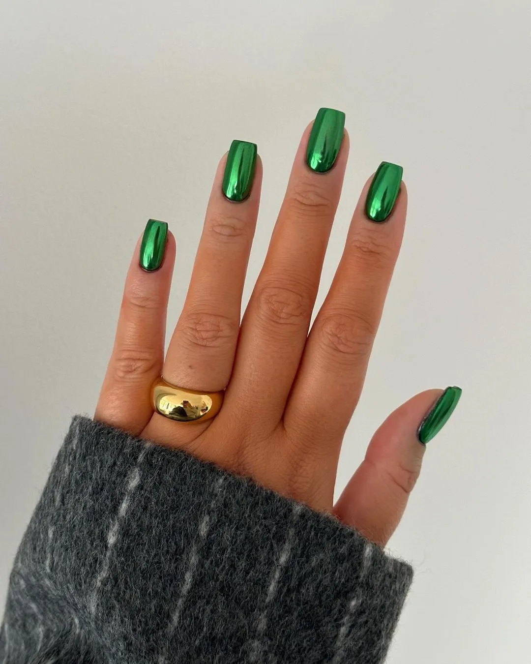 simple classy mirrored green st pattys day nails and designs