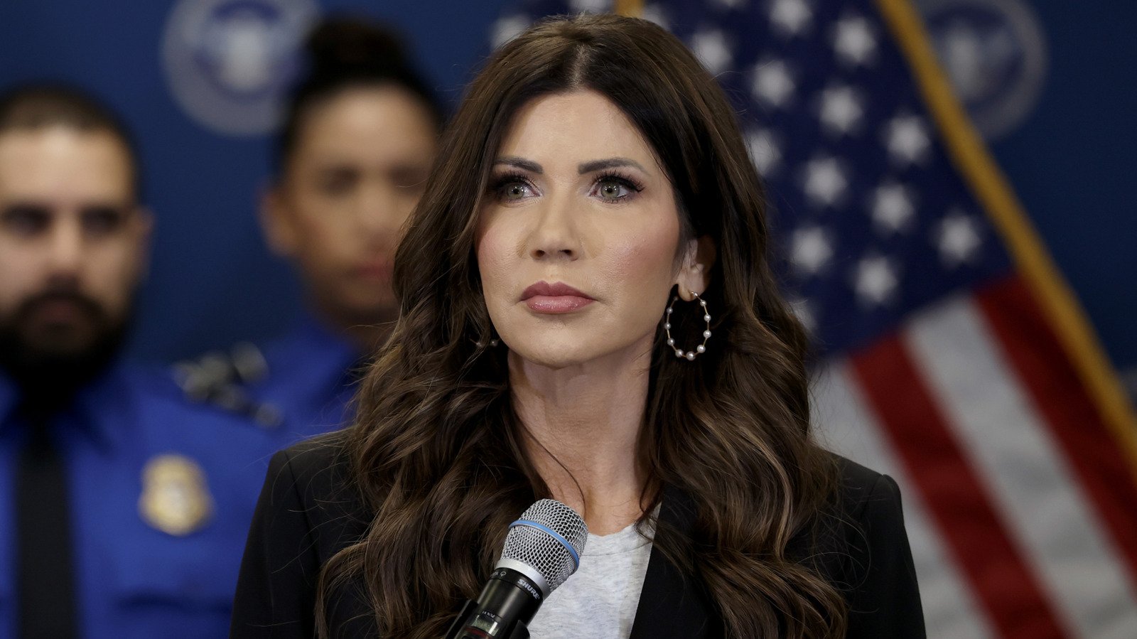 the scandalous timeline behind the noem lewandowski affair rumors 6