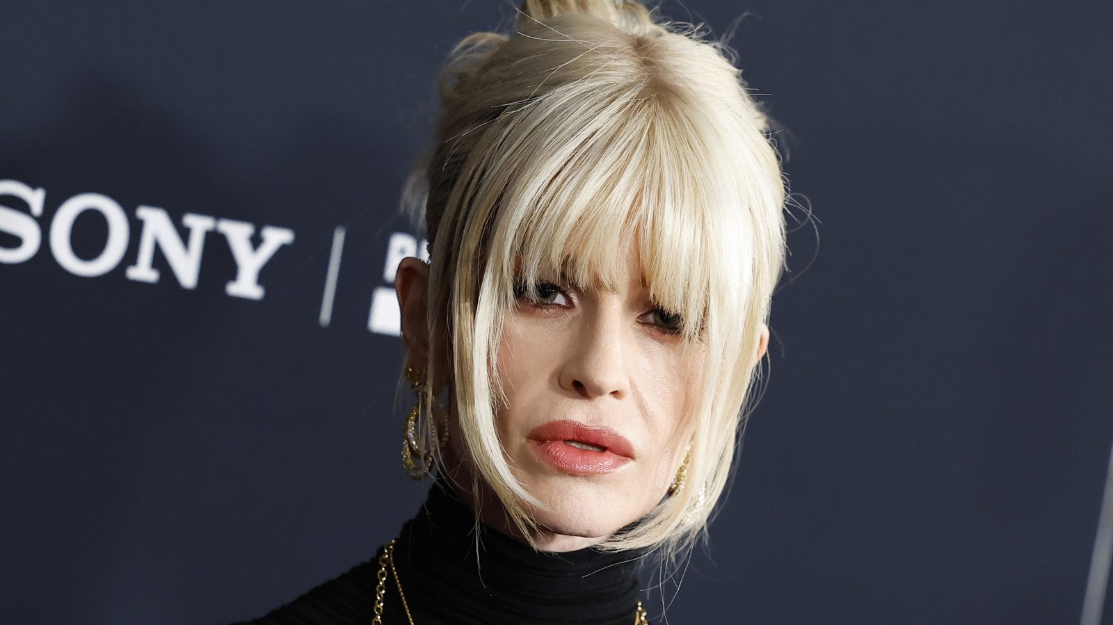 The More Candid Side of Kelly Osbourne 137 the seriously shady side of kelly osbourne 9