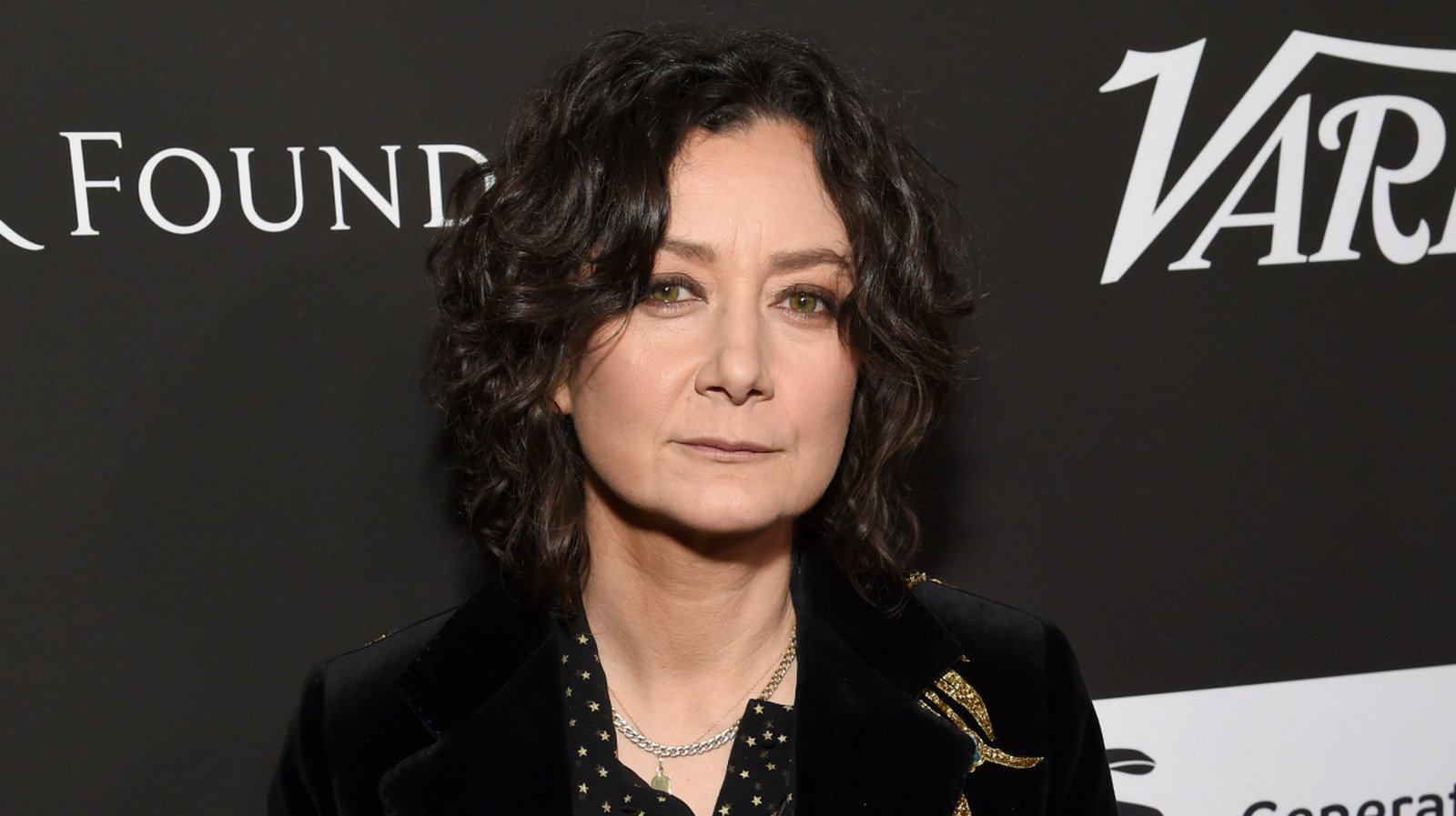 the tragic real life story of sara gilbert is just sad 10