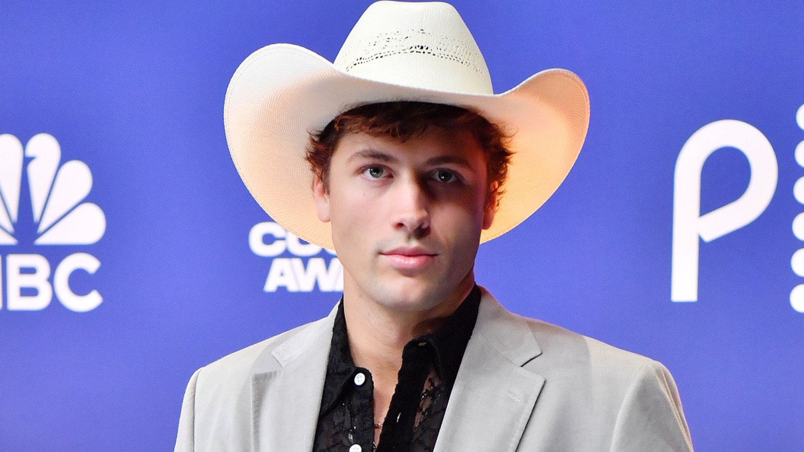 the transformation of traitors star rob rausch is turning heads 3