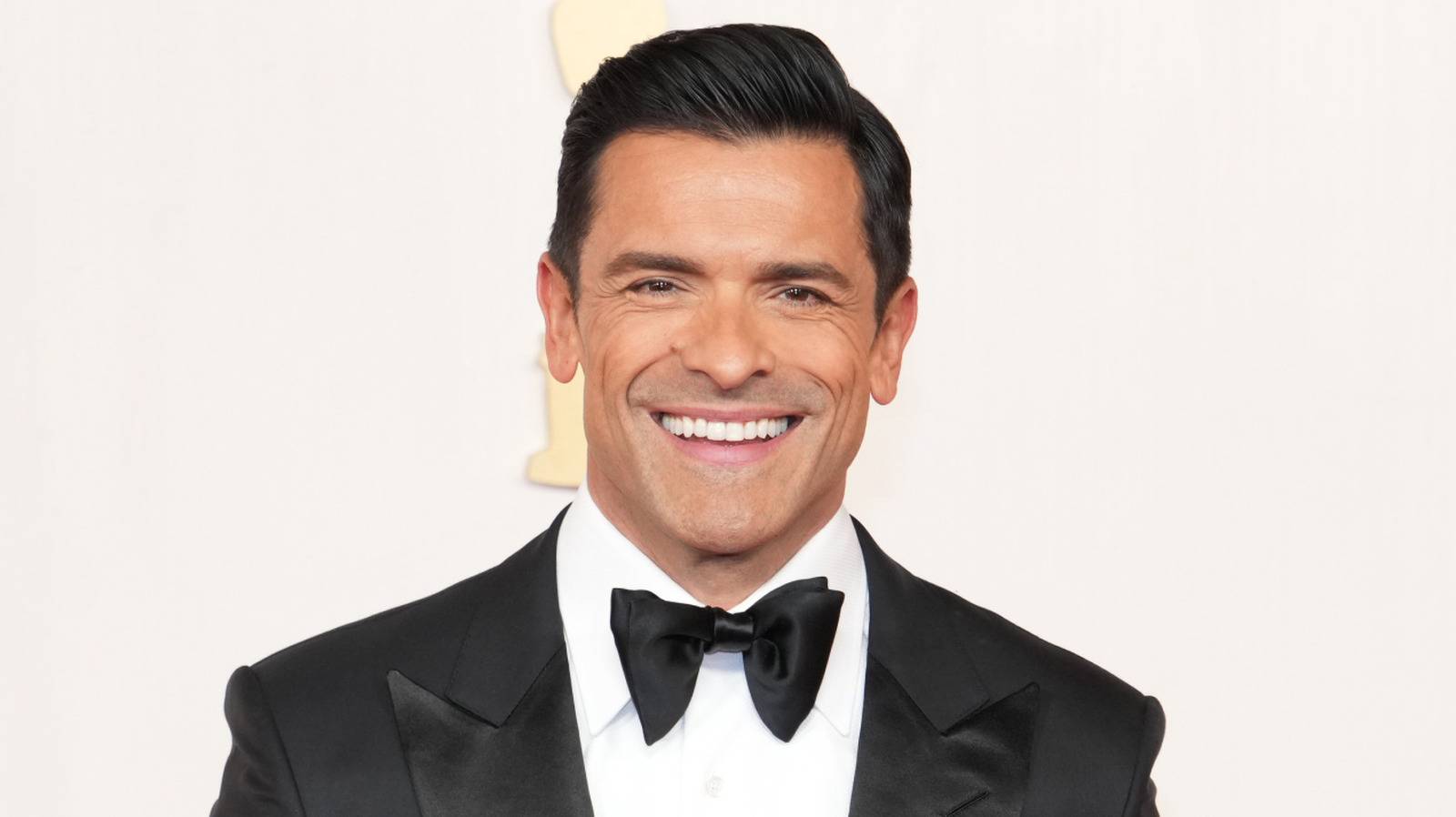 unfiltered mark consuelos pics prove he hasnt jumped on the botox filler train yet 2