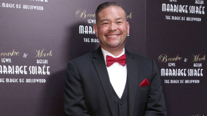No, Jon Gosselin From Jon & Kate Plus 8 Does Not Work At A Golf Course Now