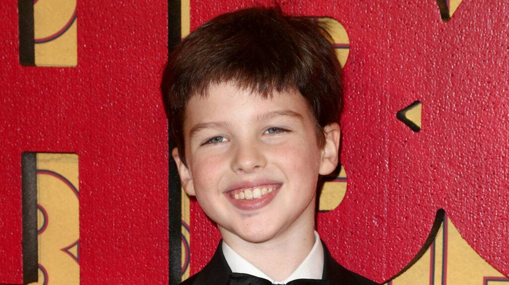Iain Armitage’s Height Change Has Young Sheldon Fans Doing A Double Take 2 Iain Armitage's Height Transformation Has Caught Fans' Attention