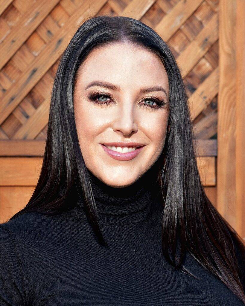 Angela White Net Worth: Career Earnings, Directing and Business Ownership 1 Angela White attending a Hollywood press event in 2019