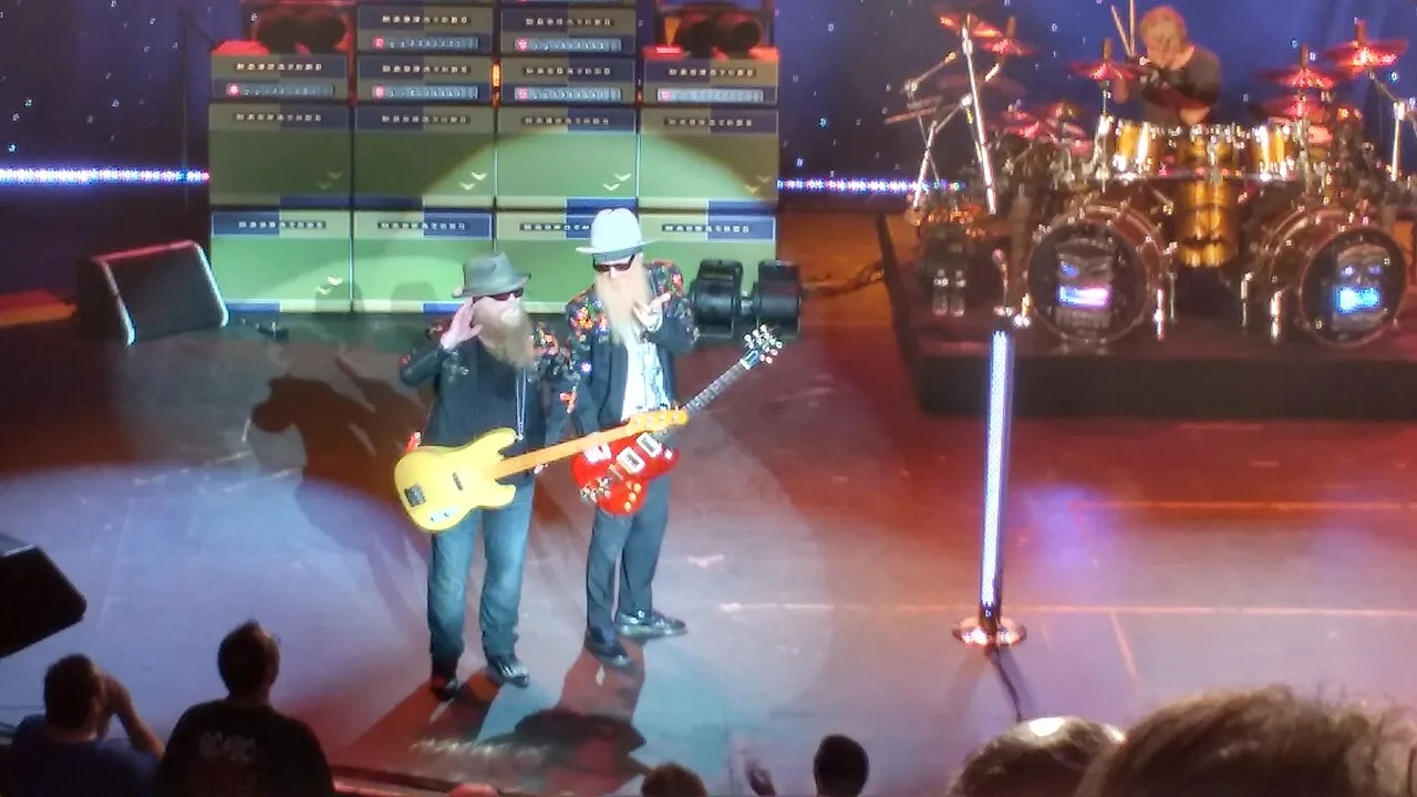 Frank Beard performing with ZZ Top during a 2016 concert