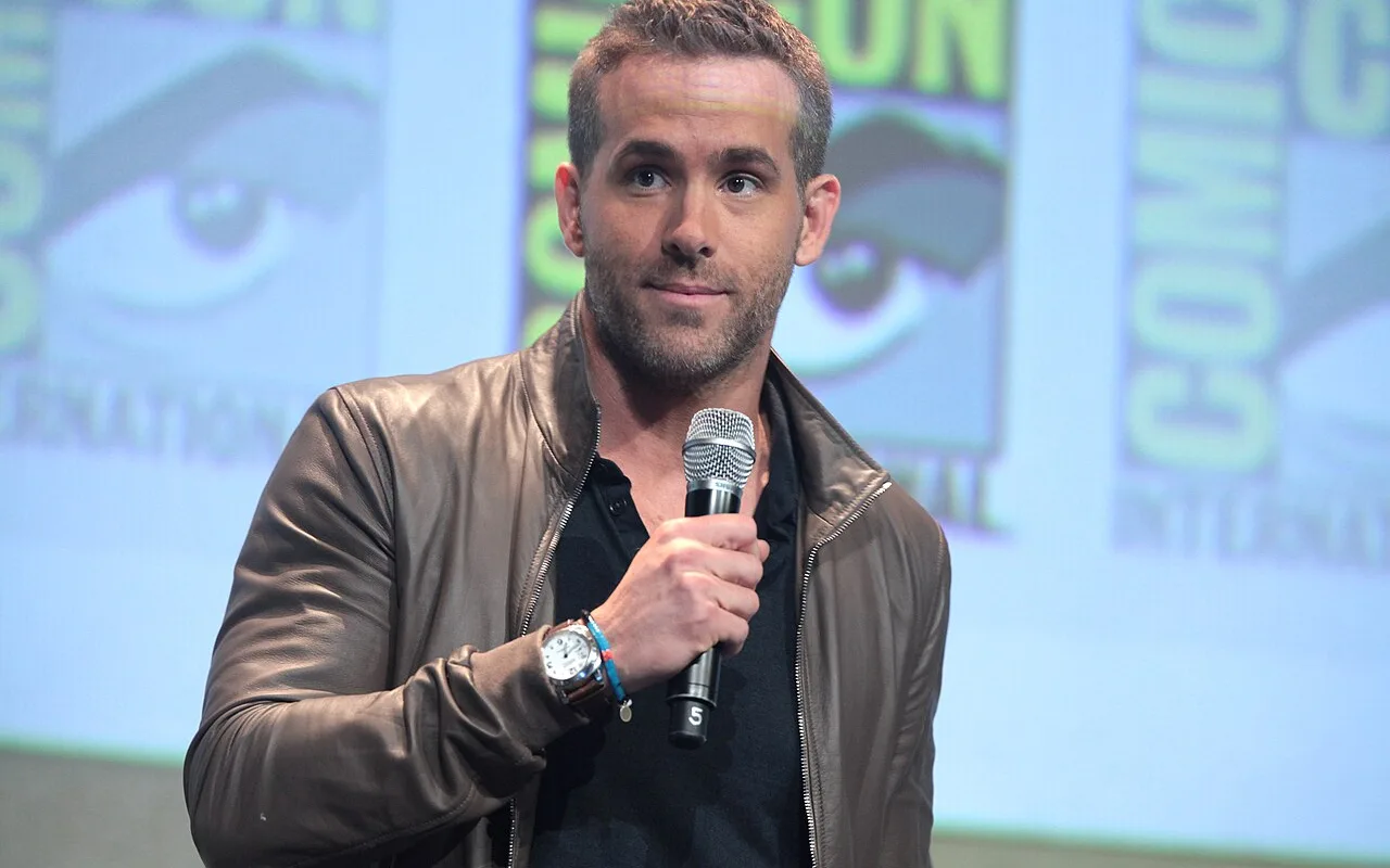 Ryan Reynolds speaking at San Diego Comic-Con