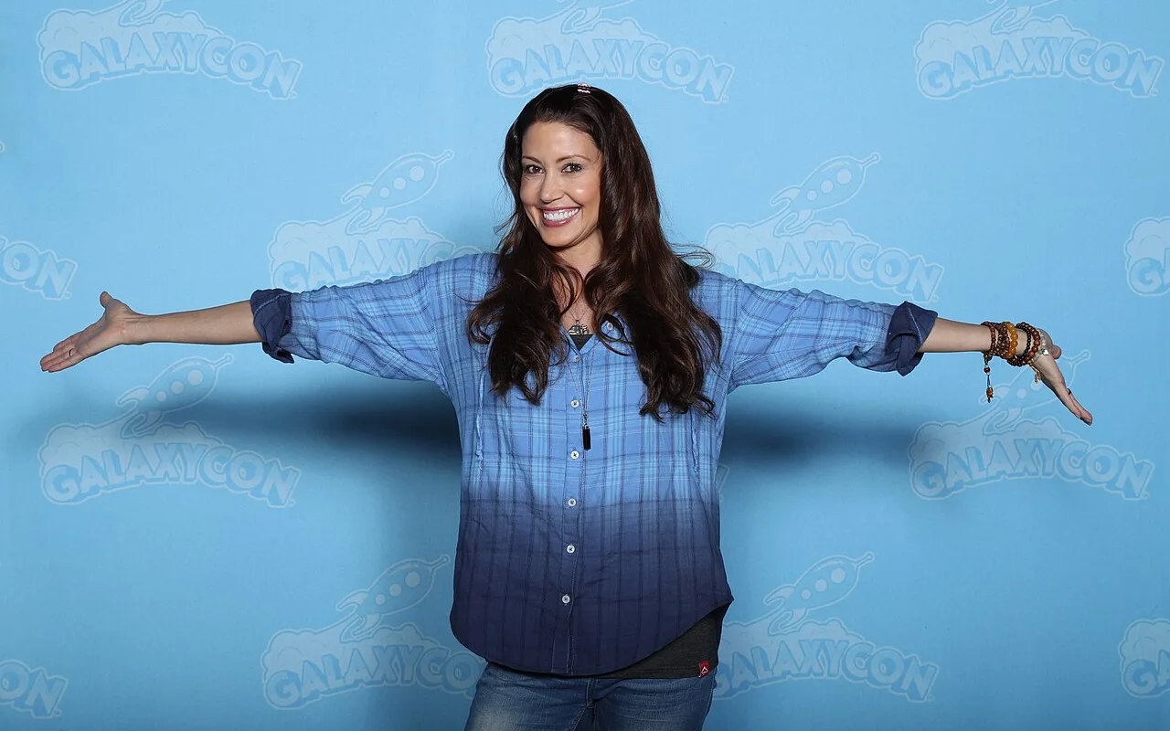 Shannon Elizabeth at GalaxyCon Richmond in 2020