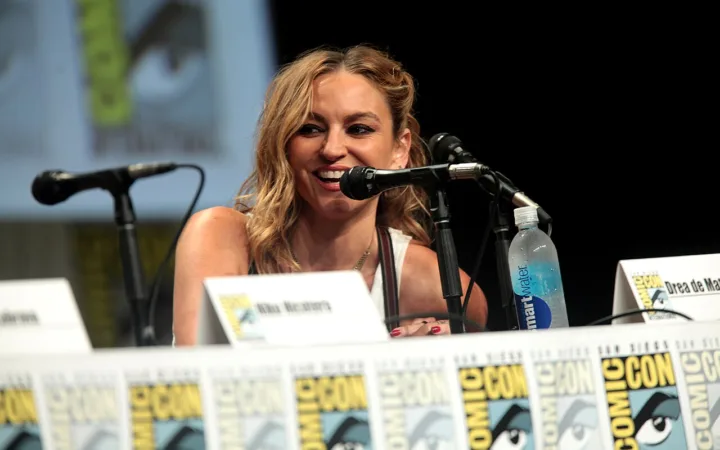 Drea de Matteo speaking at San Diego Comic-Con, illustrating her television career before her OnlyFans comeback