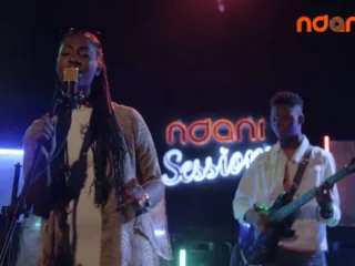 Tems singing on NdaniTV Sessions during her early career