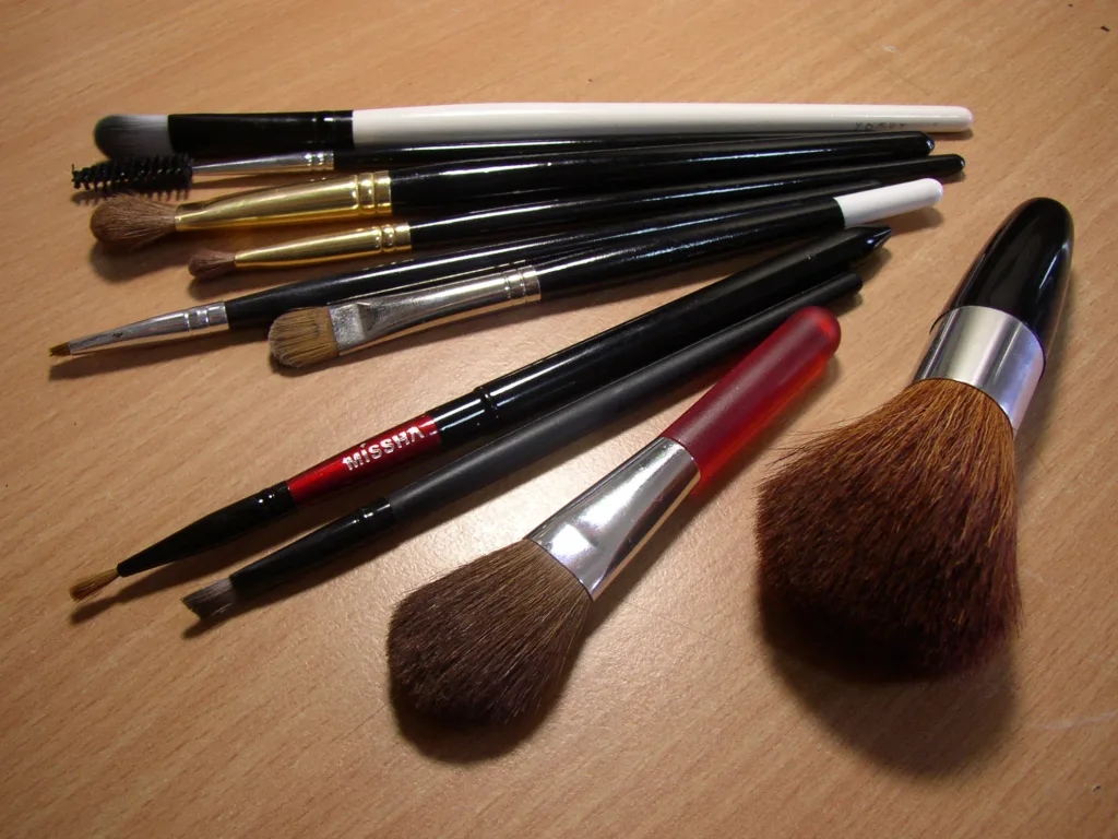 Selection of blush and makeup brushes illustrating the layered blush technique used in Vogue World Milano 2026 beauty