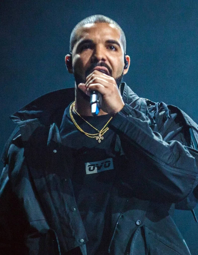 Drake performing live in July 2016