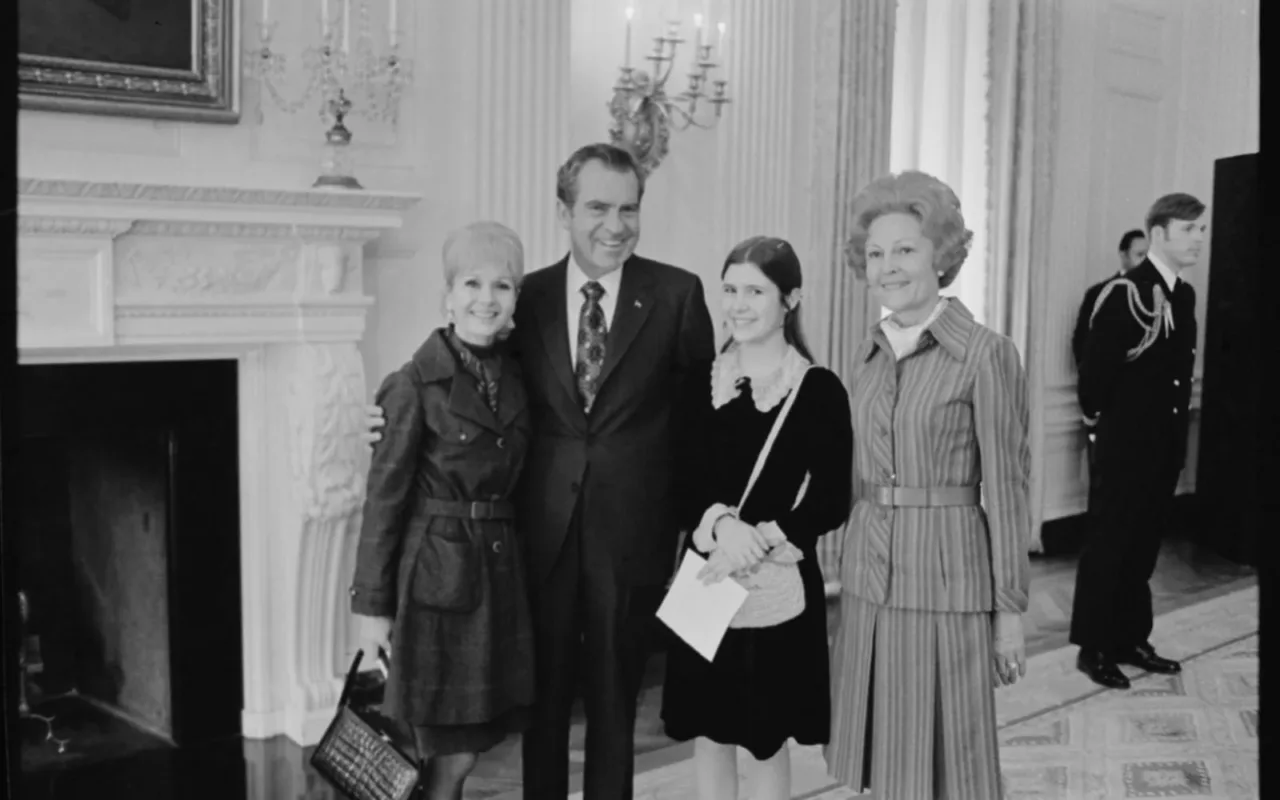 Debbie Reynolds and Carrie Fisher with Richard and Pat Nixon in an archival White House portrait