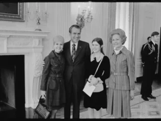 Debbie Reynolds and Carrie Fisher with Richard and Pat Nixon in an archival White House portrait