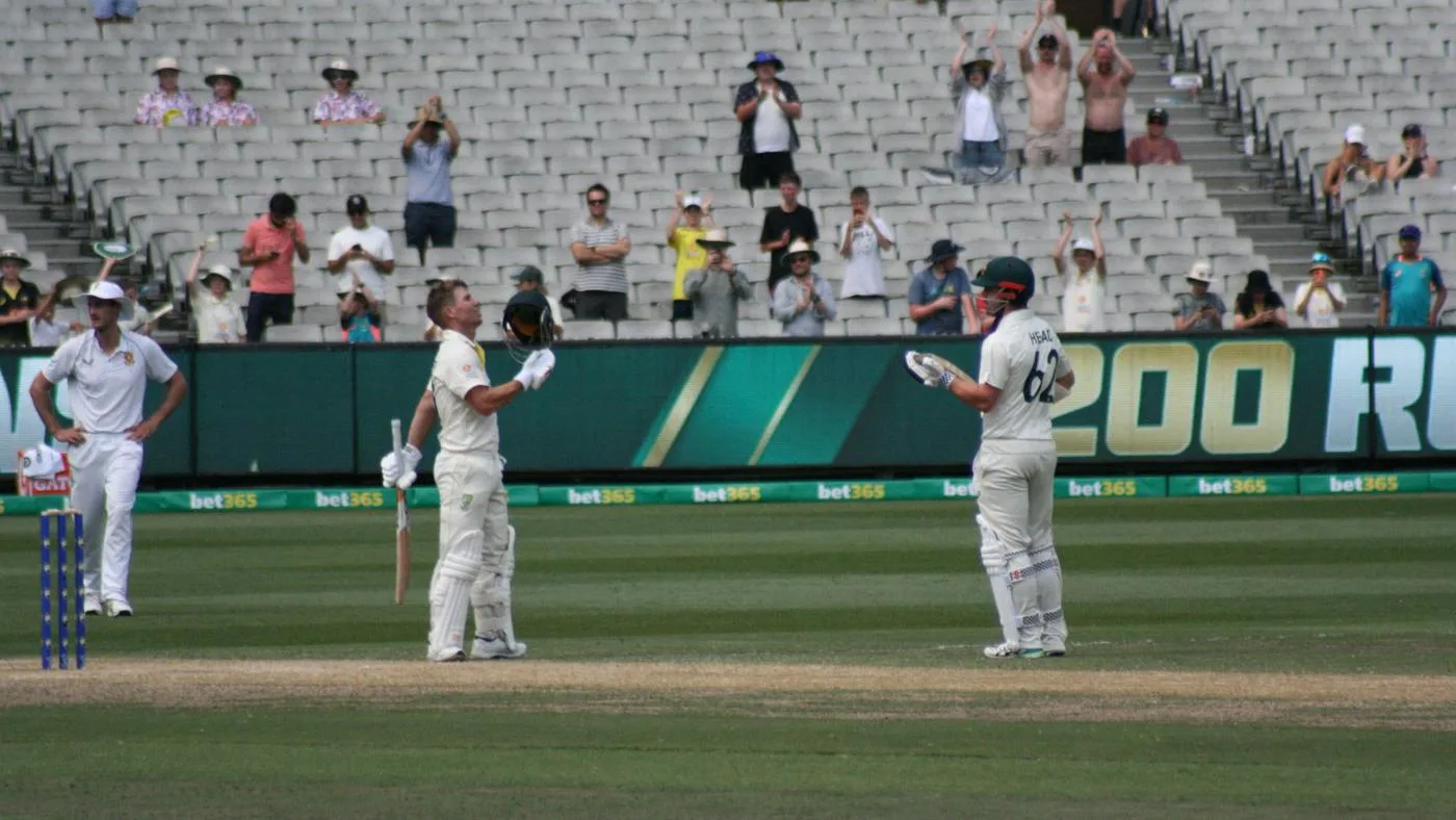 David Warner acknowledging applause during his double-century innings against South Africa in 2022