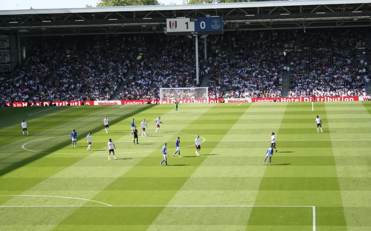 Everton players in blue during their away match at Fulham in May 2025