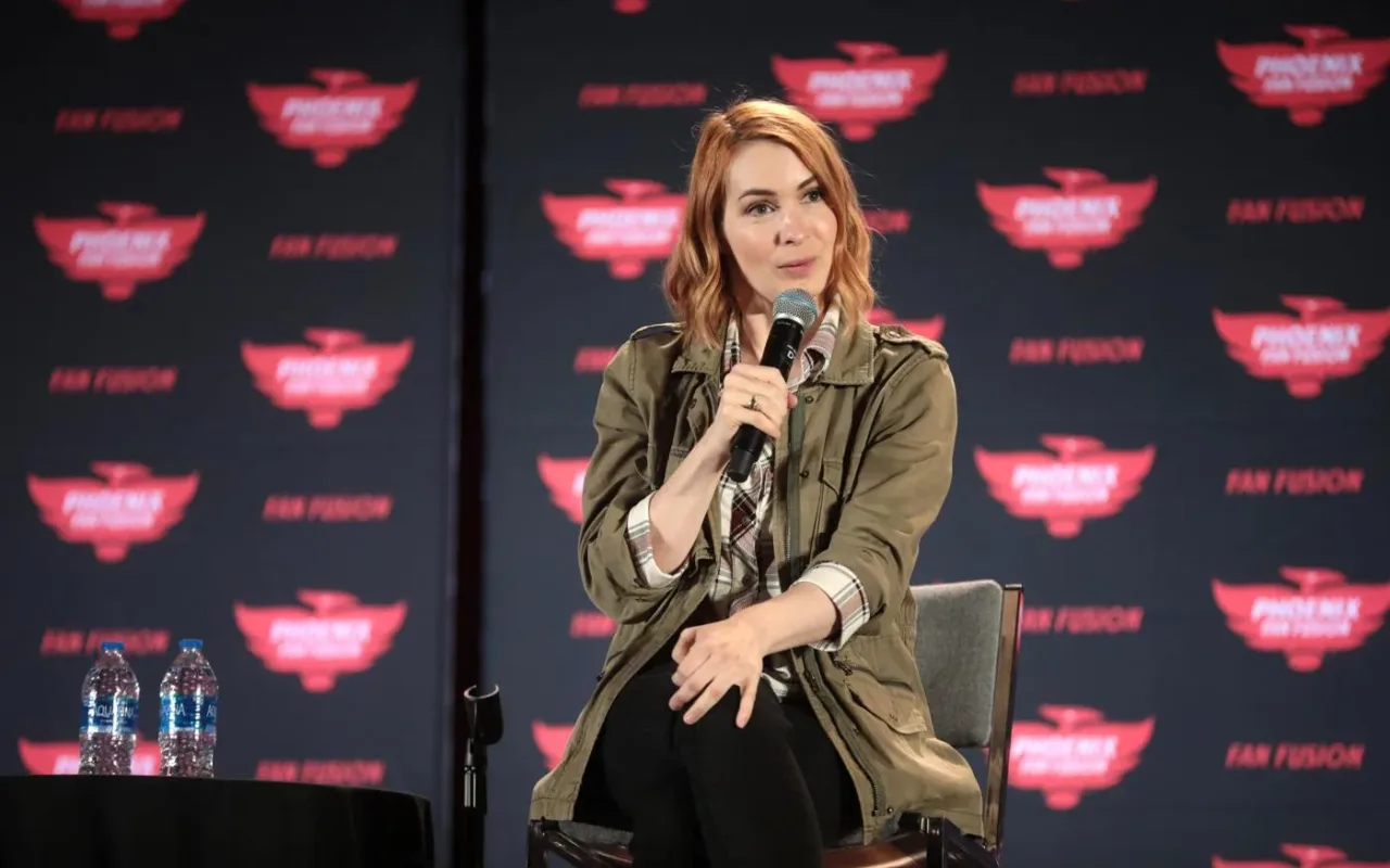 Felicia Day speaking at Phoenix Fan Fusion in May 2022