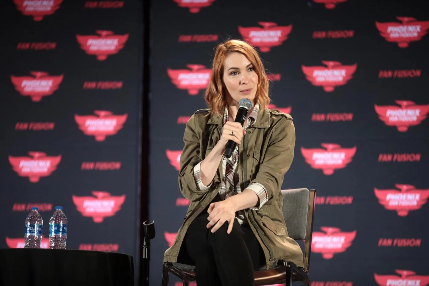 Felicia Day speaking at Phoenix Fan Fusion in May 2022