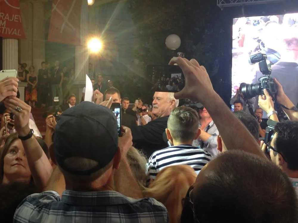 John Cleese surrounded by fans and photographers at the 2017 Sarajevo Film Festival